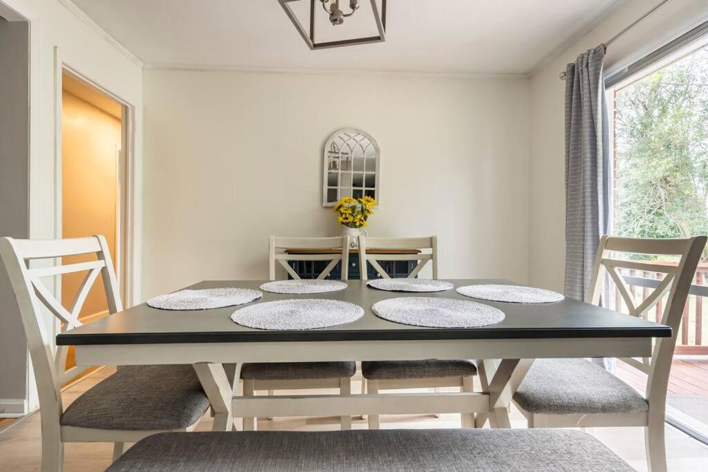 Updated Home Near Fort Jackson Columbia Zewnętrze zdjęcie